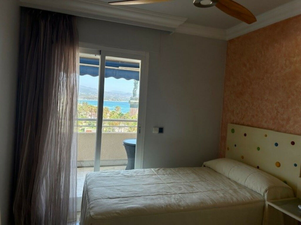 Middle Floor Apartment Puerto Banús Málaga - image 14