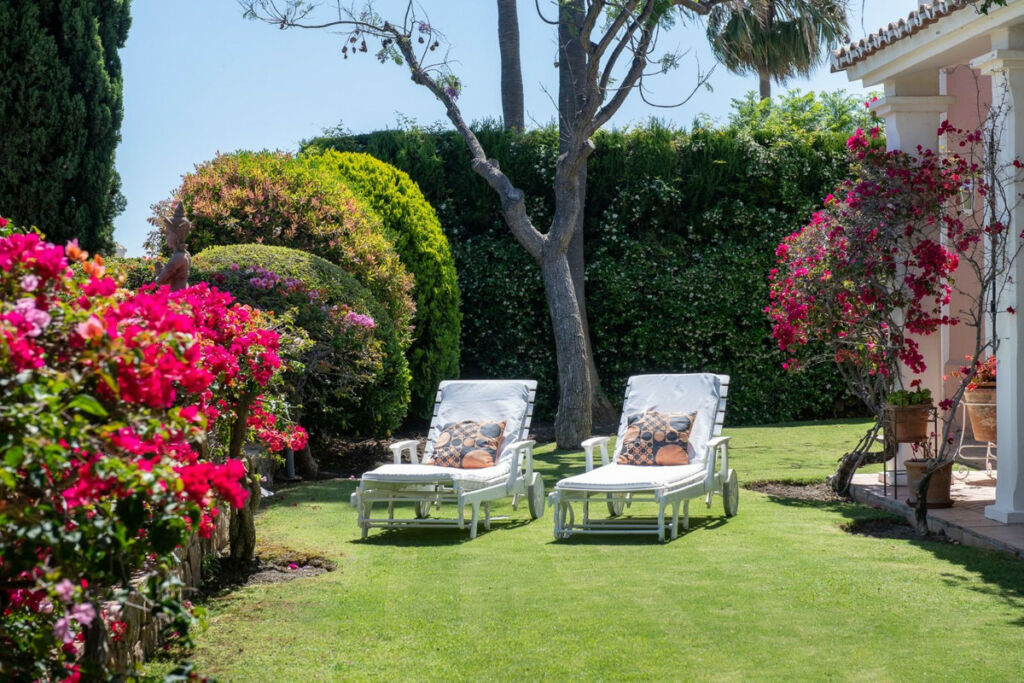 Detached Villa El Paraiso Málaga - image 15