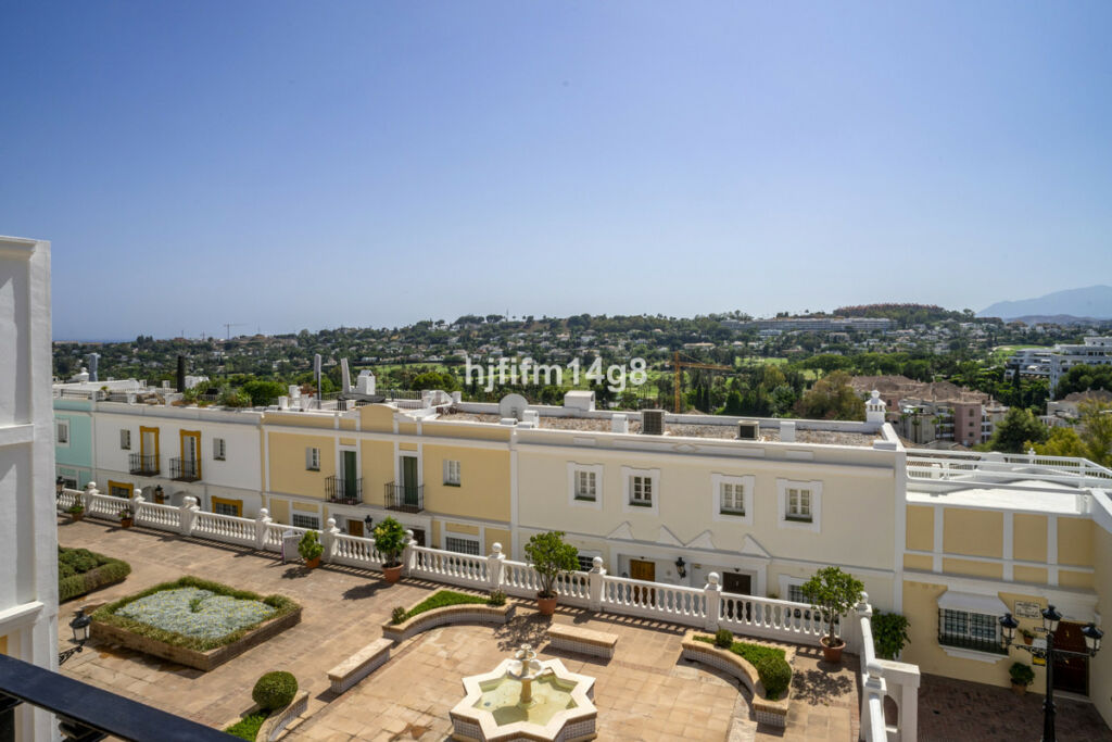 Townhouse Nueva Andalucía Málaga - image 16