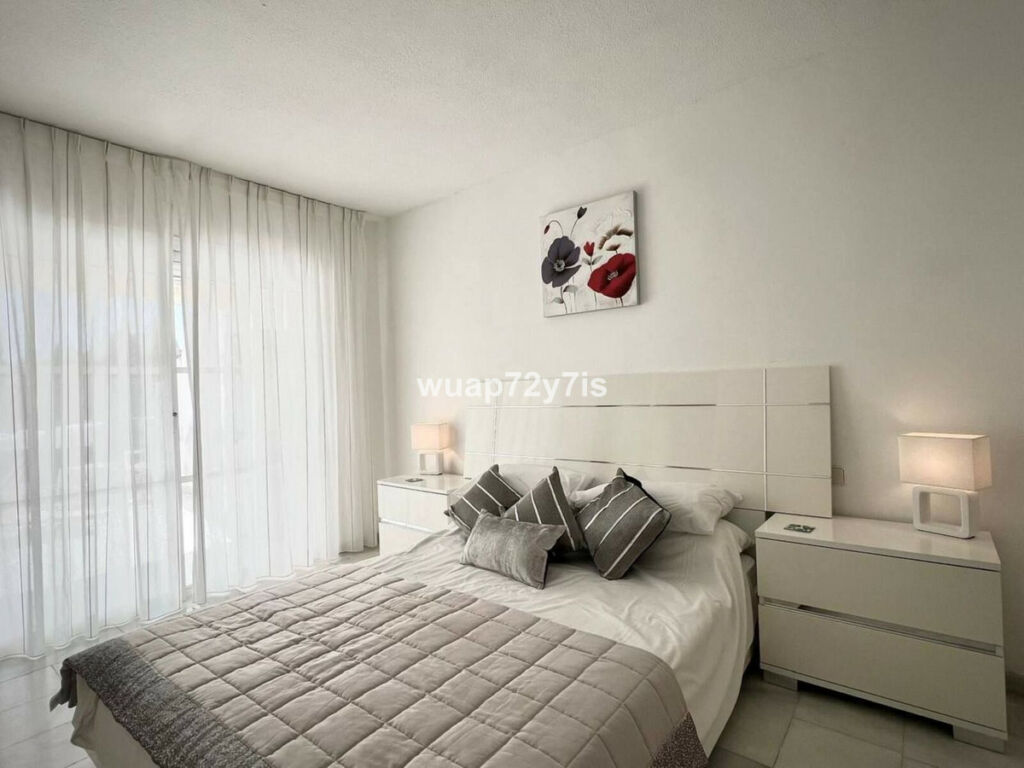 Townhouse El Paraiso Málaga - image 15
