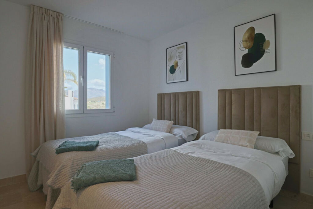 Ground Floor Apartment El Paraiso Málaga - image 15