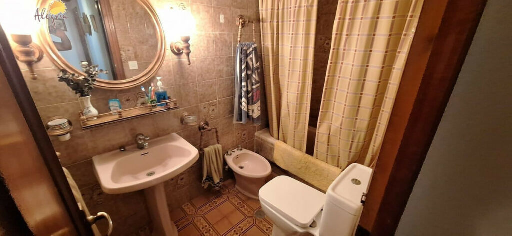 Middle Floor Apartment Torrevieja Alicante - image 15