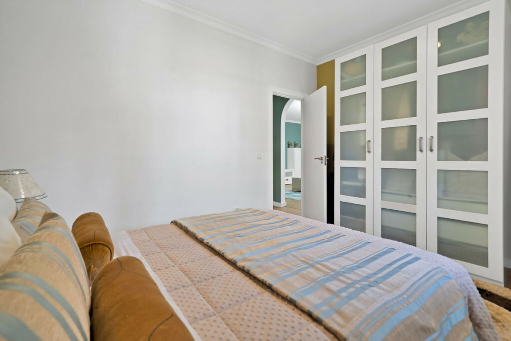 Detached Villa Estepona Málaga - image 15
