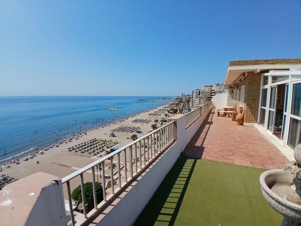 Penthouse Fuengirola Málaga - image 15