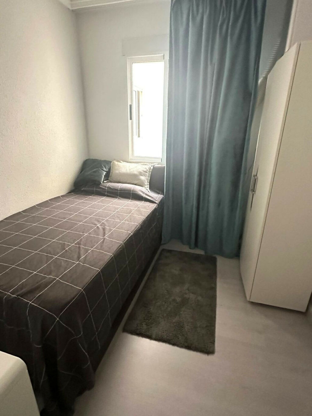 Middle Floor Apartment Torrevieja Alicante - image 15