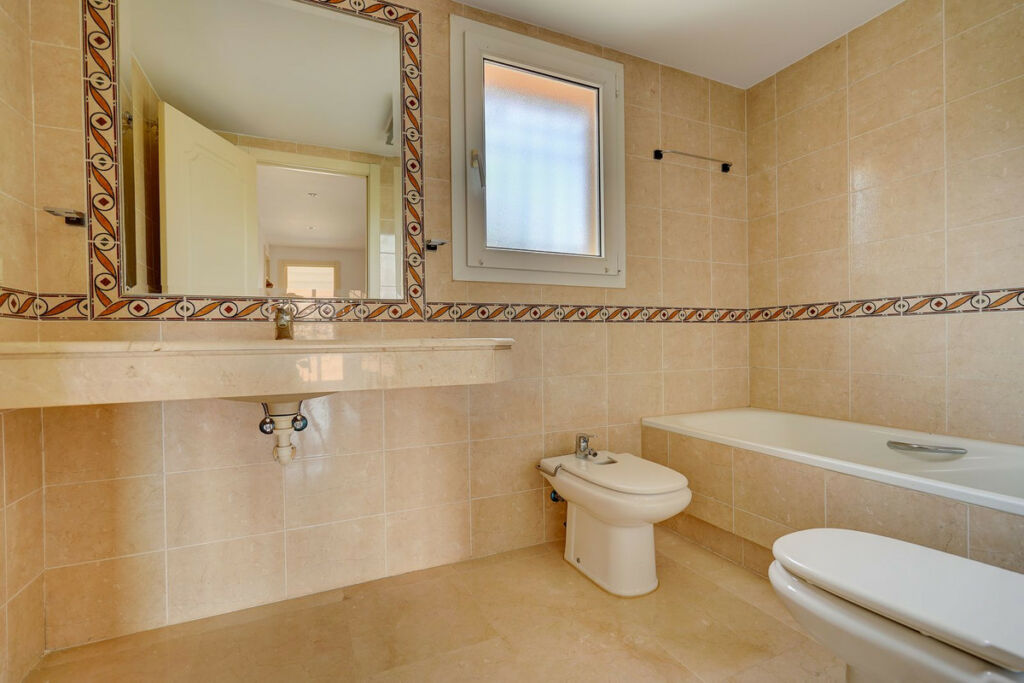 Semi-Detached House Riviera del Sol Málaga - image 15