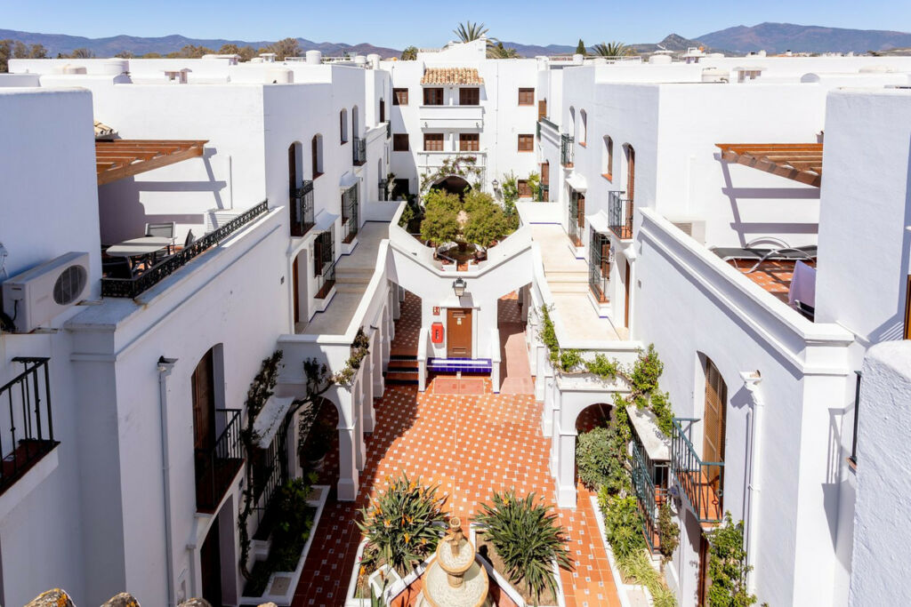 Top Floor Apartment Estepona Málaga - image 15
