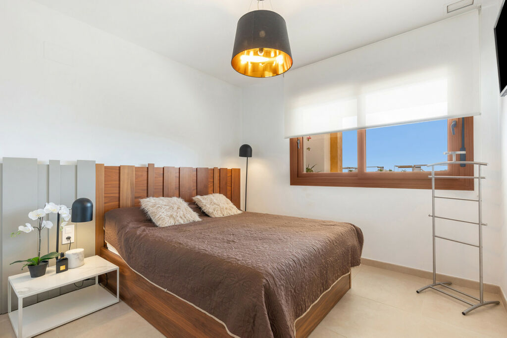 Middle Floor Apartment Villamartin Alicante - image 15
