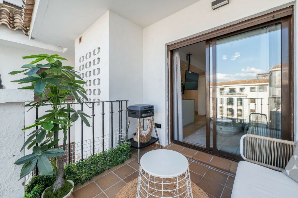 Middle Floor Apartment La Duquesa Málaga - image 16