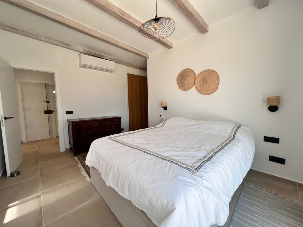 Detached Villa Estepona Málaga - image 15