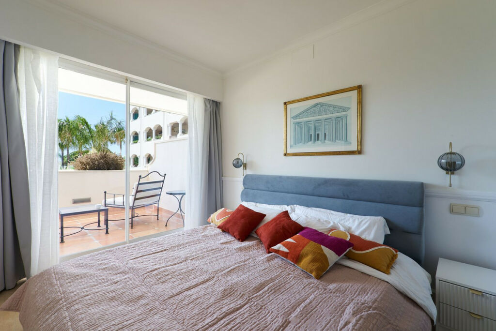 Middle Floor Apartment The Golden Mile Málaga - image 14