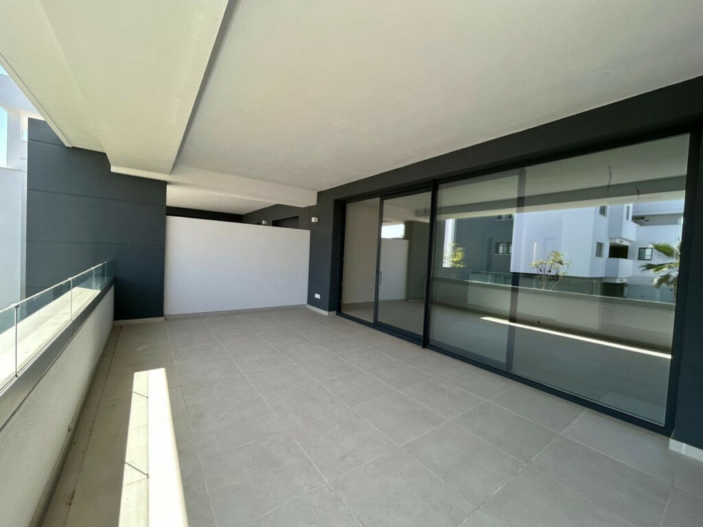 Middle Floor Apartment Estepona Málaga - image 16