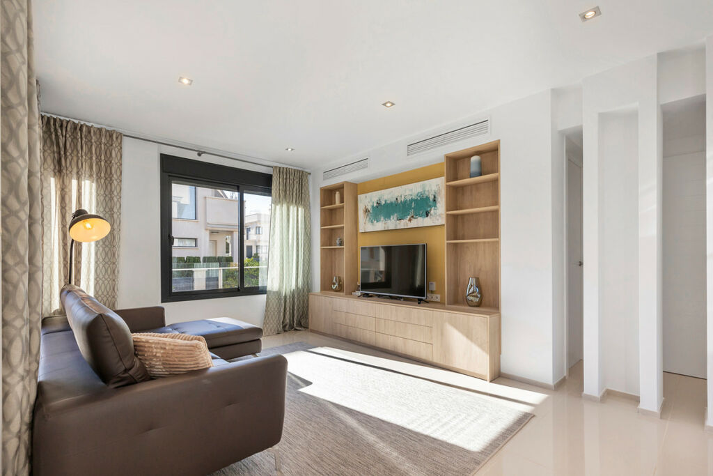 Detached Villa La Zenia Alicante - image 16