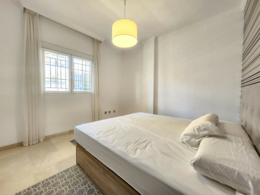 Middle Floor Apartment Nueva Andalucía Málaga - image 16