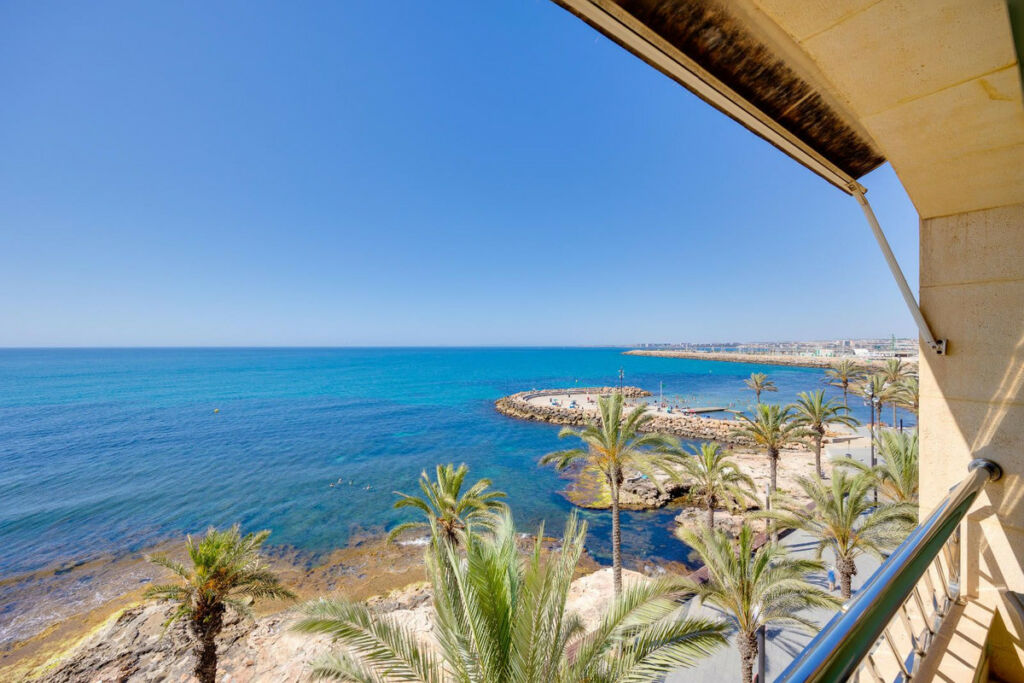 Middle Floor Apartment Torrevieja Alicante - image 16