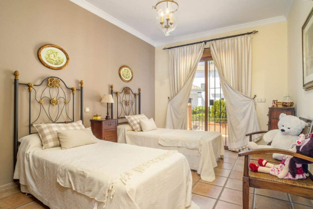 Detached Villa Guadalmina Alta Málaga - image 16