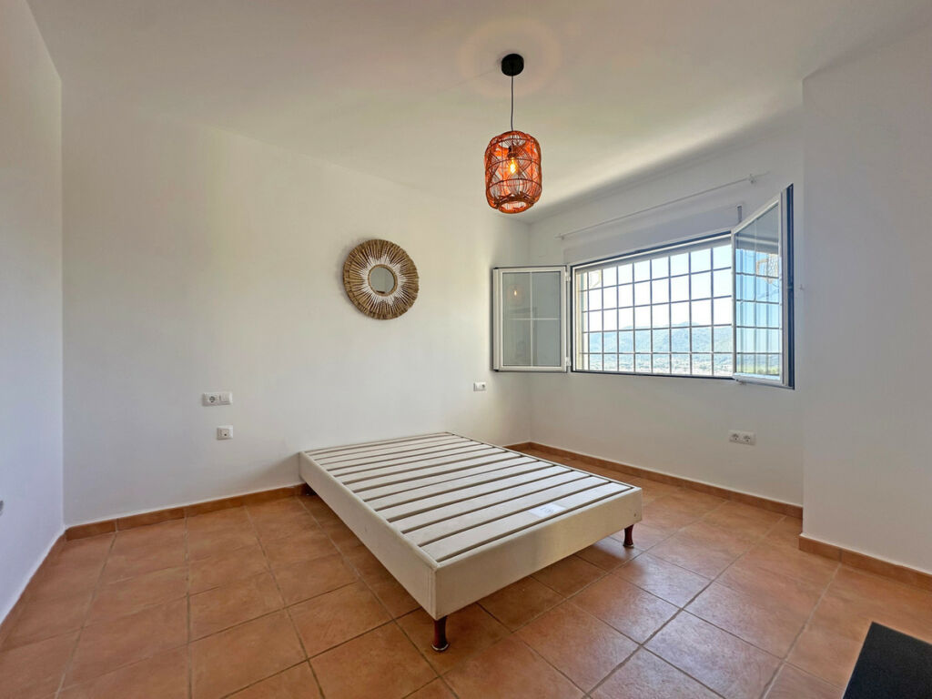 Detached Villa Jalon Alicante - image 16
