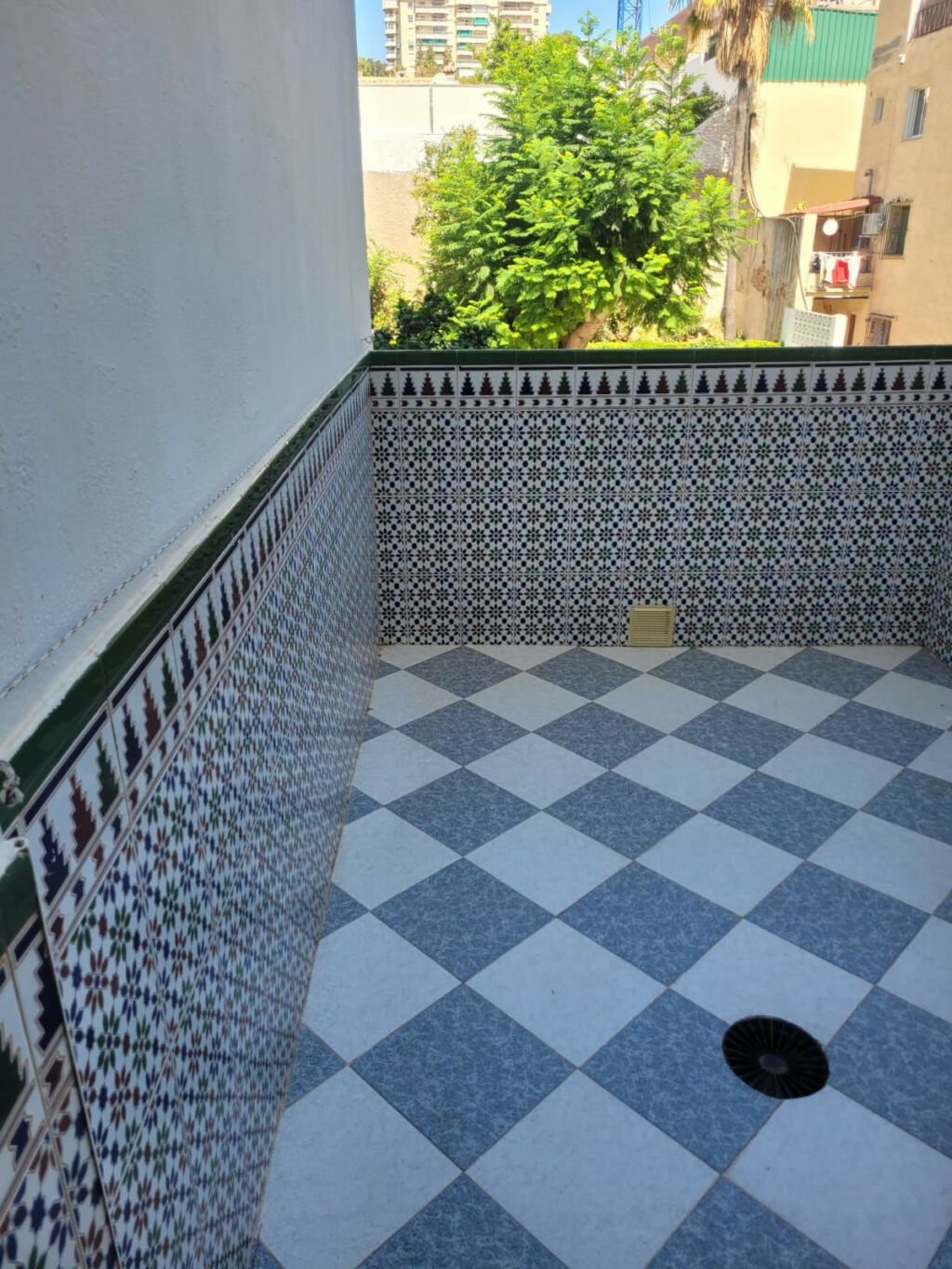 Ground Floor Apartment La Carihuela Málaga - image 16