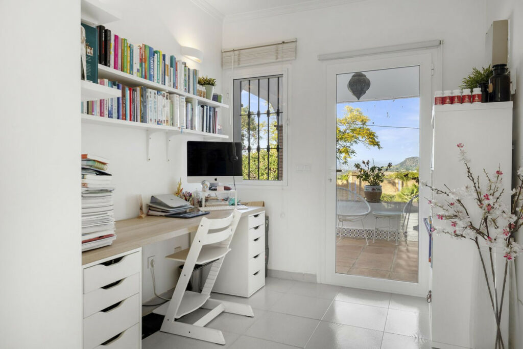 Detached Villa Alhaurín el Grande Málaga - image 16