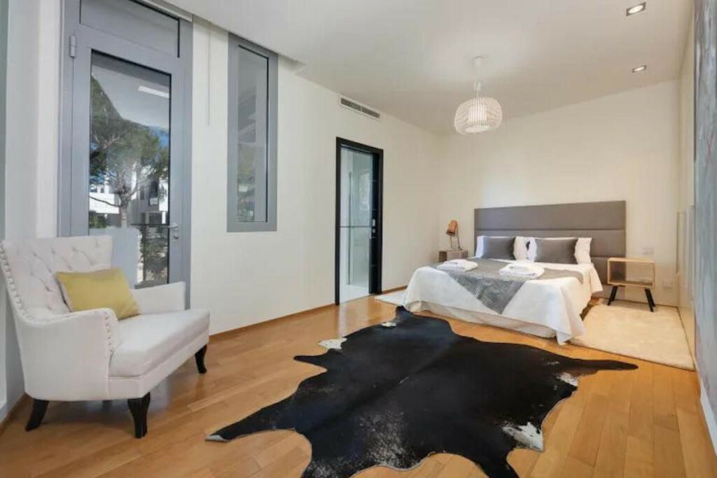 Townhouse Sierra Blanca Málaga - image 16