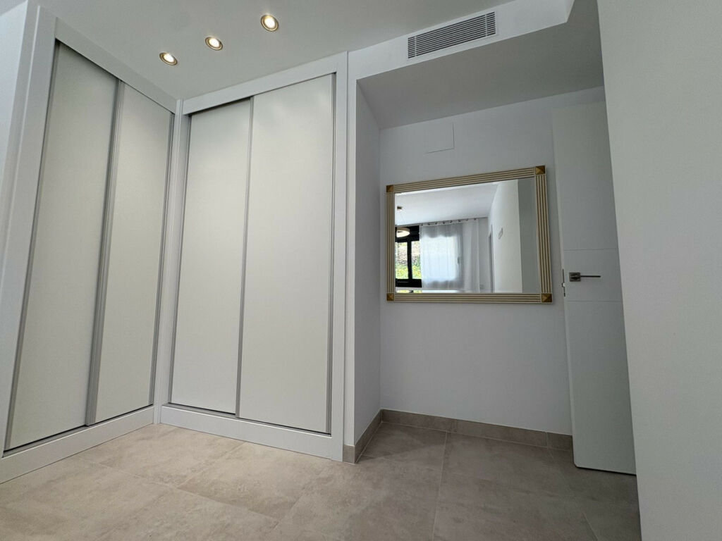 Middle Floor Apartment Atalaya Málaga - image 16