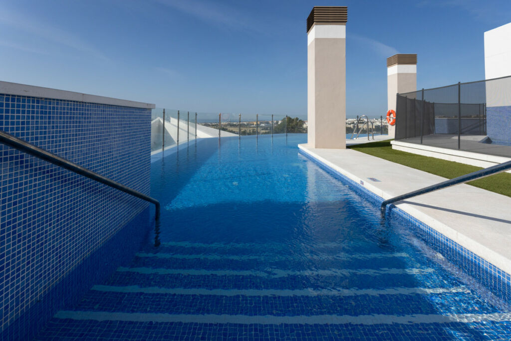 Middle Floor Apartment Nueva Andalucía Málaga - image 16