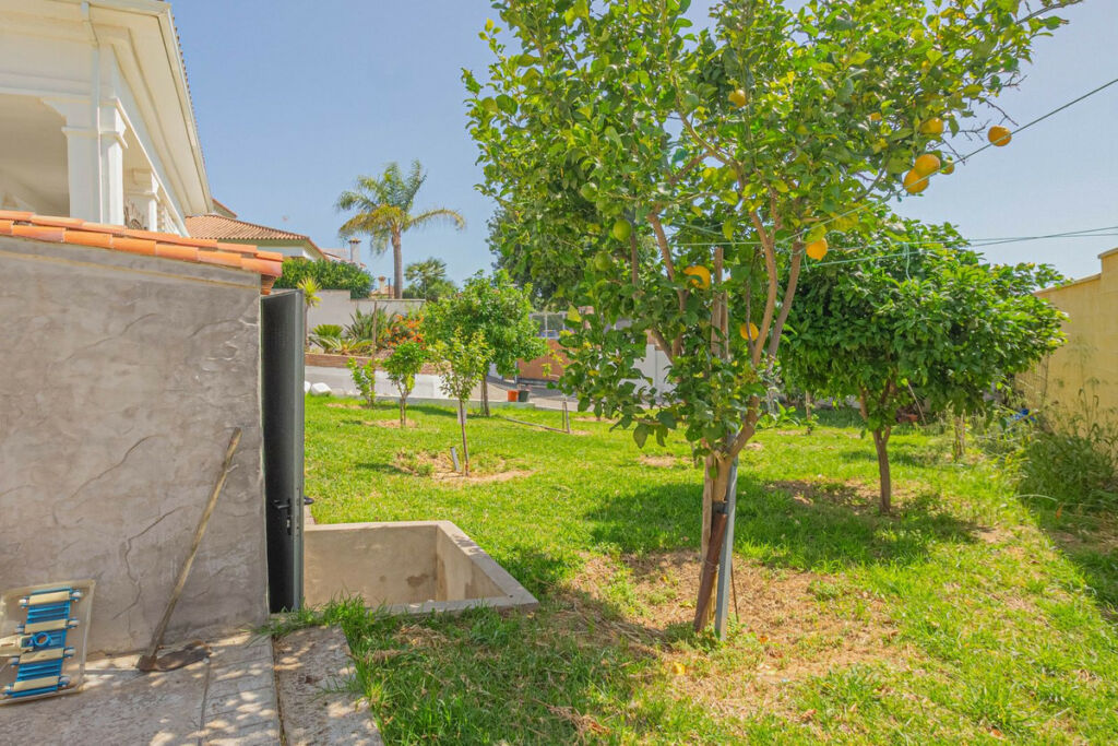 Detached Villa Pueblo Nuevo de Guadiaro Cádiz - image 15