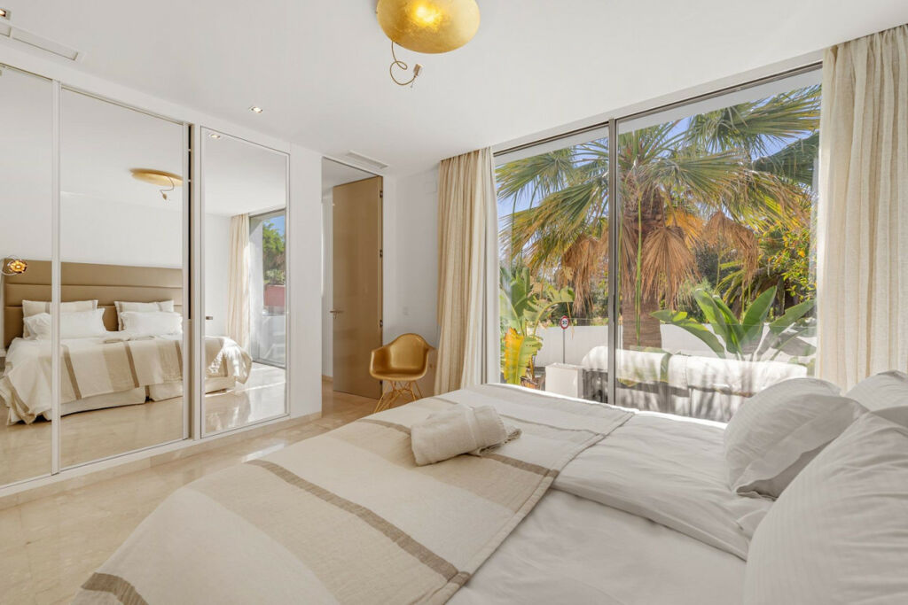 Detached Villa Marbella Málaga - image 16