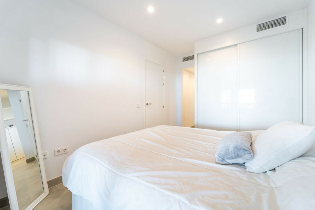 Middle Floor Apartment Benalmadena Málaga - image 16