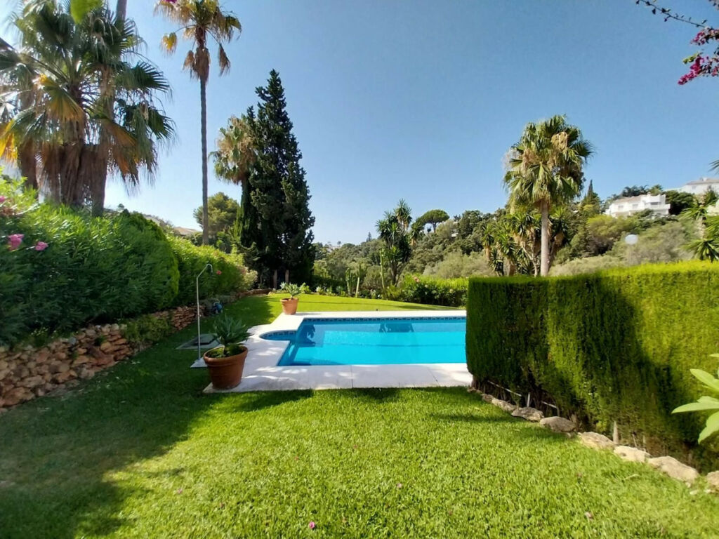 Townhouse Calahonda Málaga - image 14