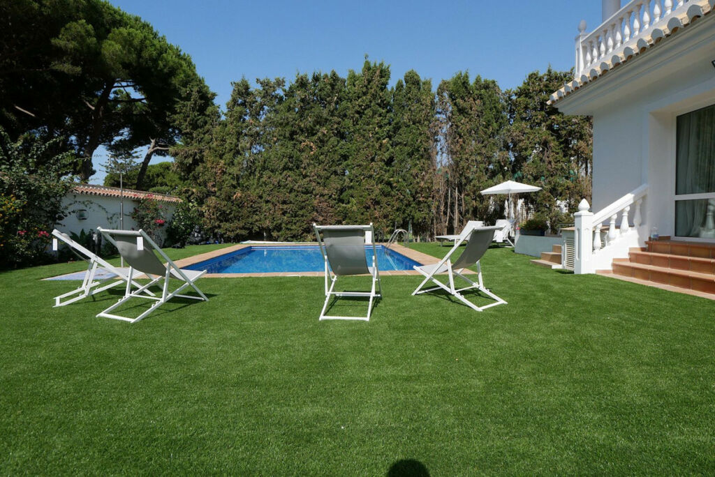 Detached Villa Cabopino Málaga - image 12
