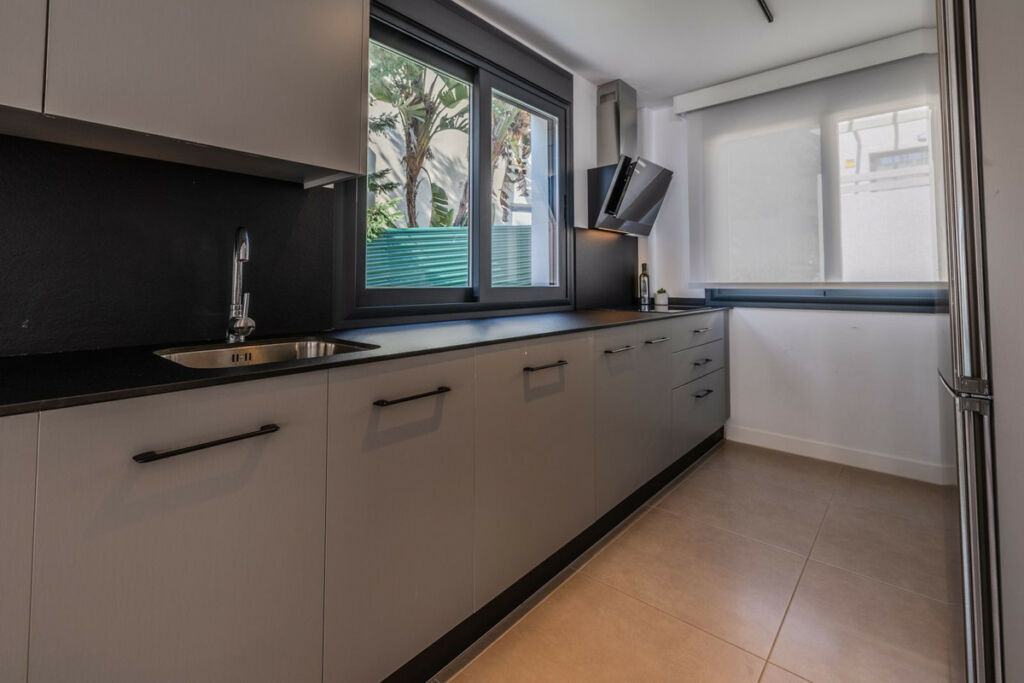 Townhouse Estepona Málaga - image 16