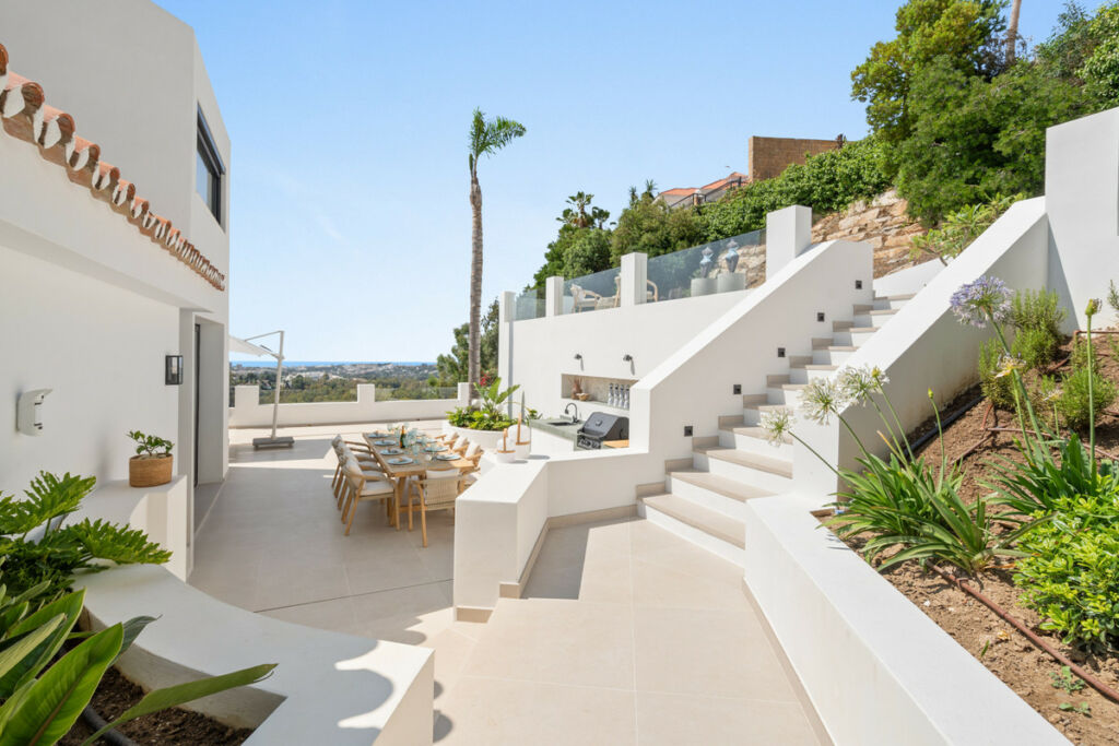 Detached Villa Nueva Andalucía Málaga - image 16
