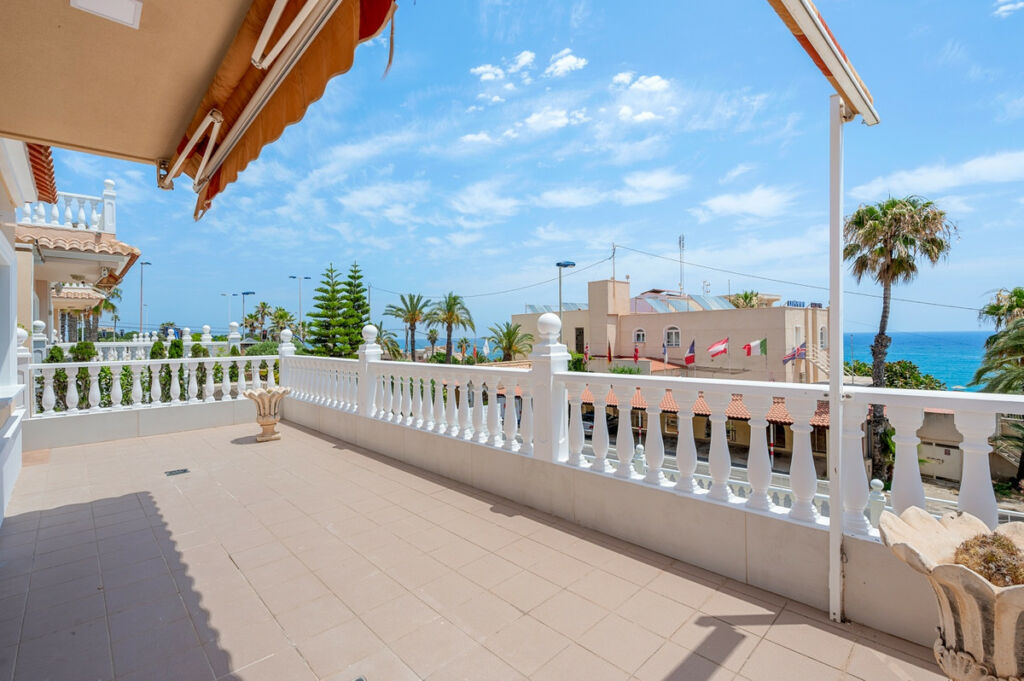 Detached Villa Torrevieja Alicante - image 16