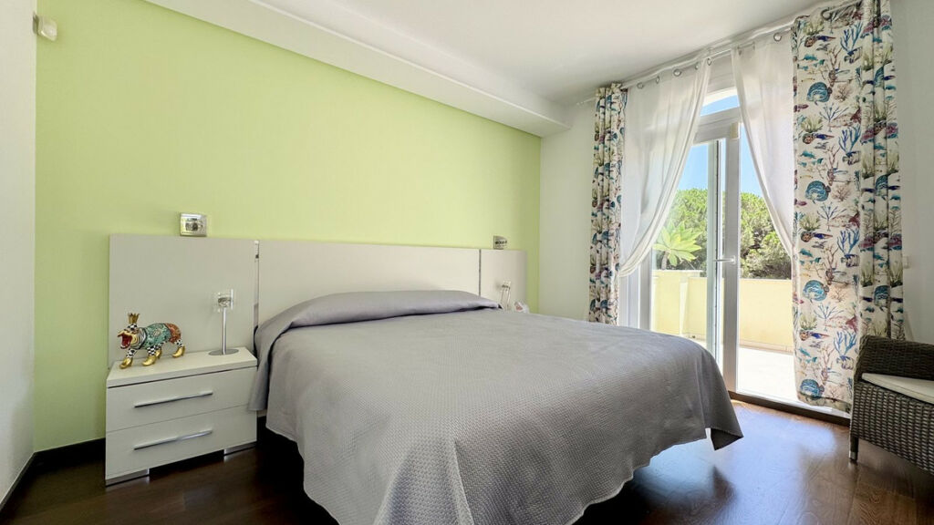 Detached Villa Elviria Málaga - image 16