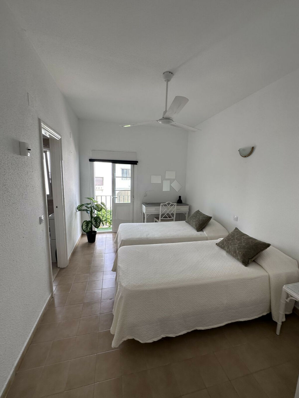 Middle Floor Apartment El Paraiso Málaga - image 15