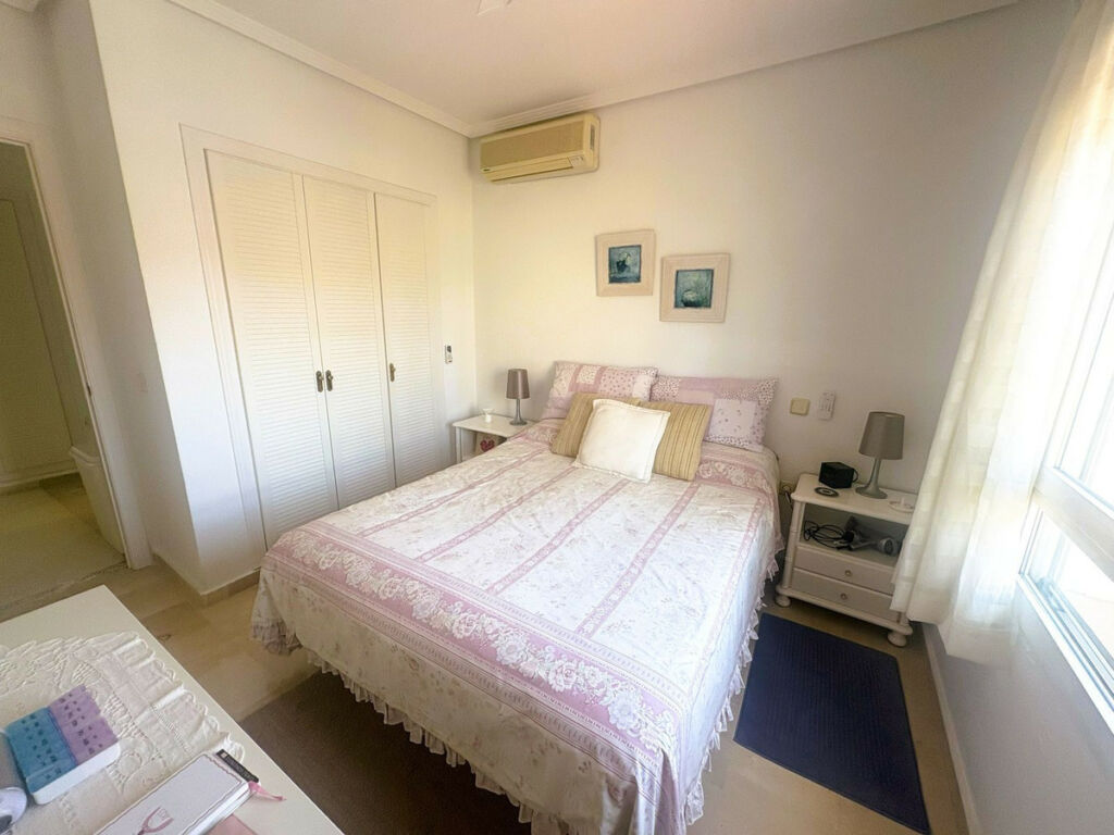 Townhouse La Duquesa Málaga - image 16