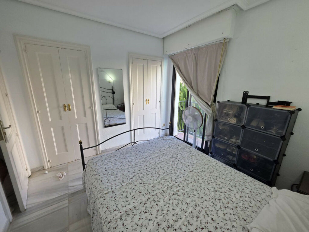Middle Floor Apartment Puerto Banús Málaga - image 15