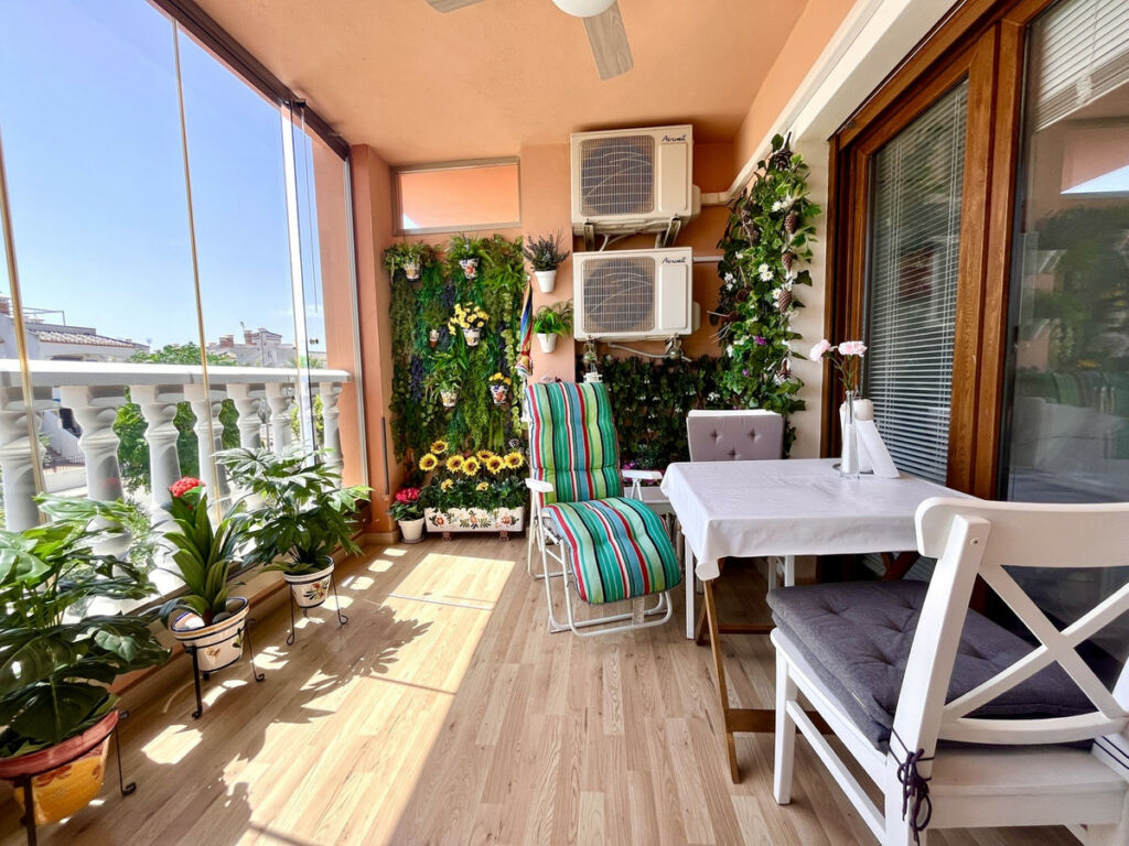 Middle Floor Apartment Villamartin Alicante - image 16