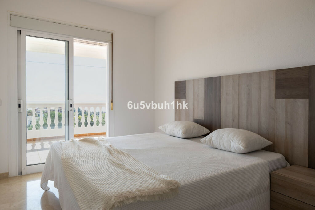 Detached Villa La Capellania Málaga - image 16