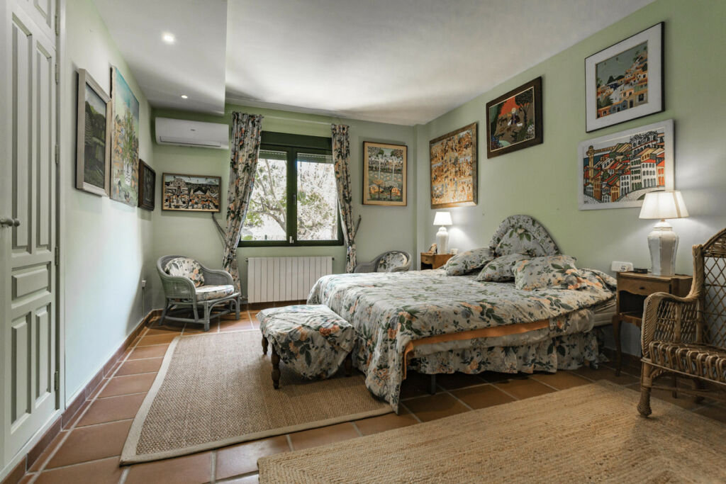 Detached Villa Sotogrande Cádiz - image 20