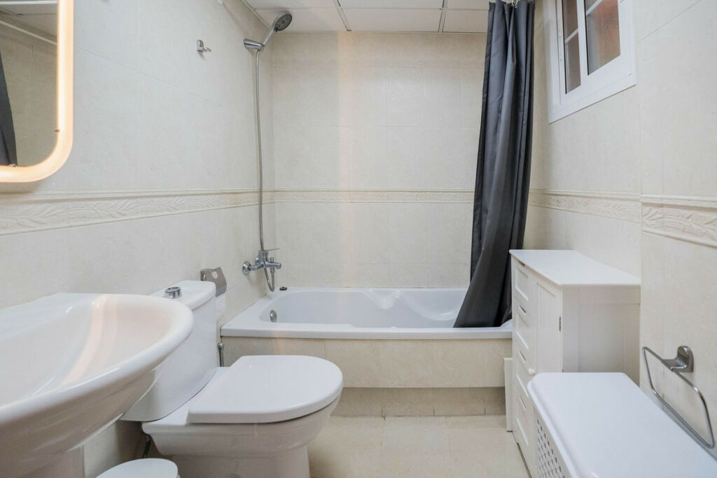Middle Floor Apartment Benalmadena Málaga - image 16