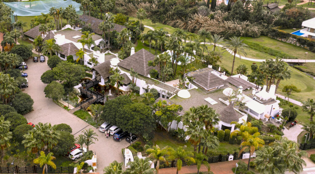 Detached Villa Estepona Málaga - image 17