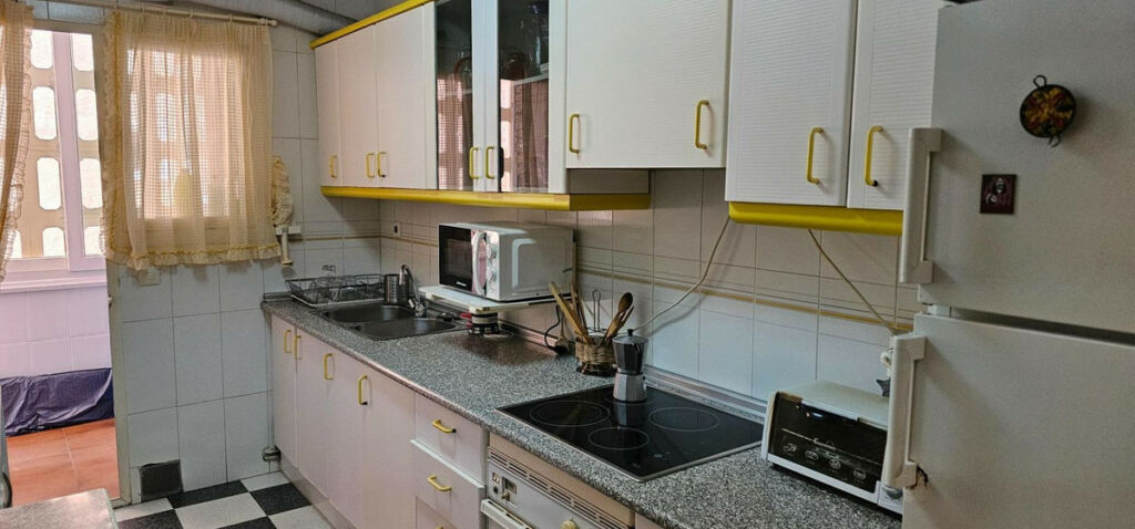 Middle Floor Apartment Los Boliches Málaga - image 16