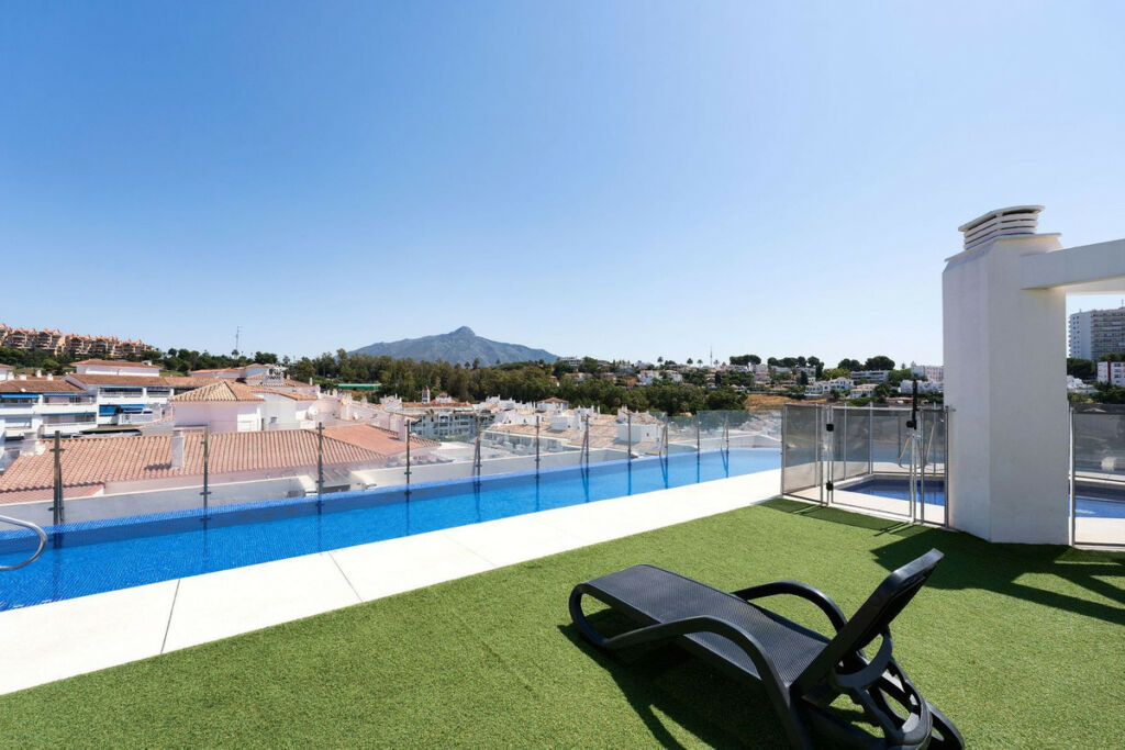 Middle Floor Apartment La Campana Málaga - image 16