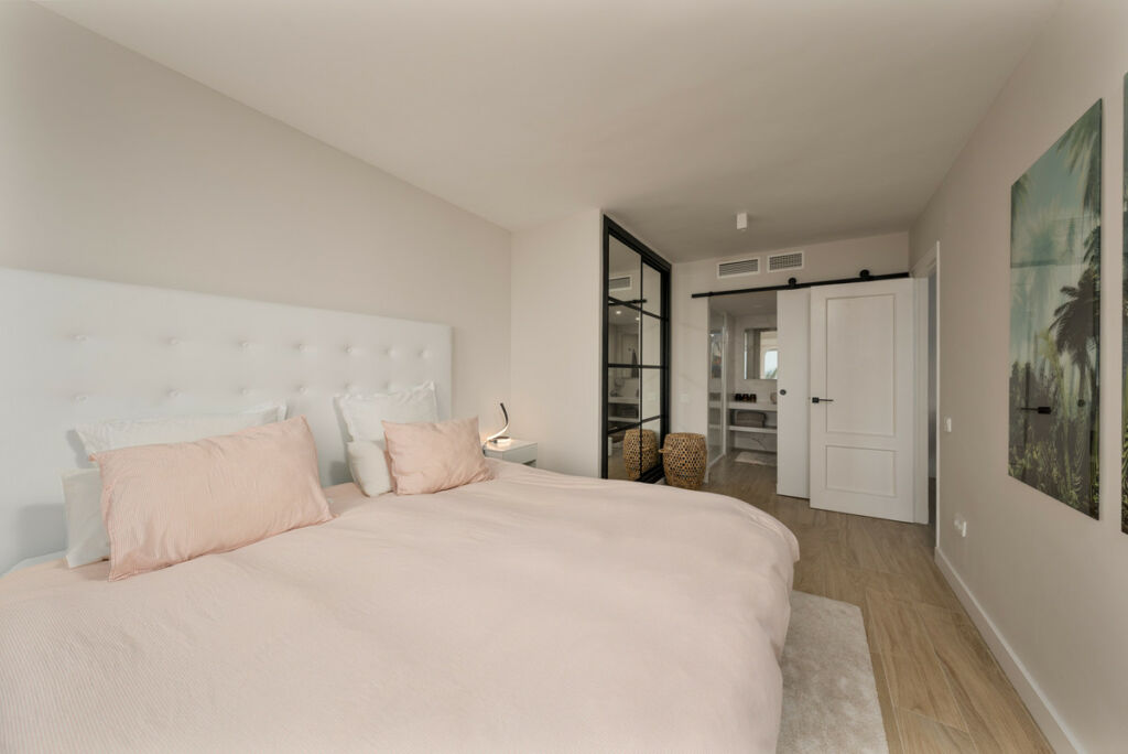 Middle Floor Apartment Estepona Málaga - image 16