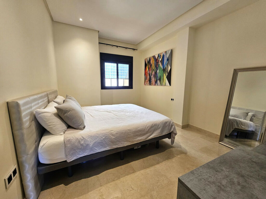 Middle Floor Apartment Puerto Banús Málaga - image 16