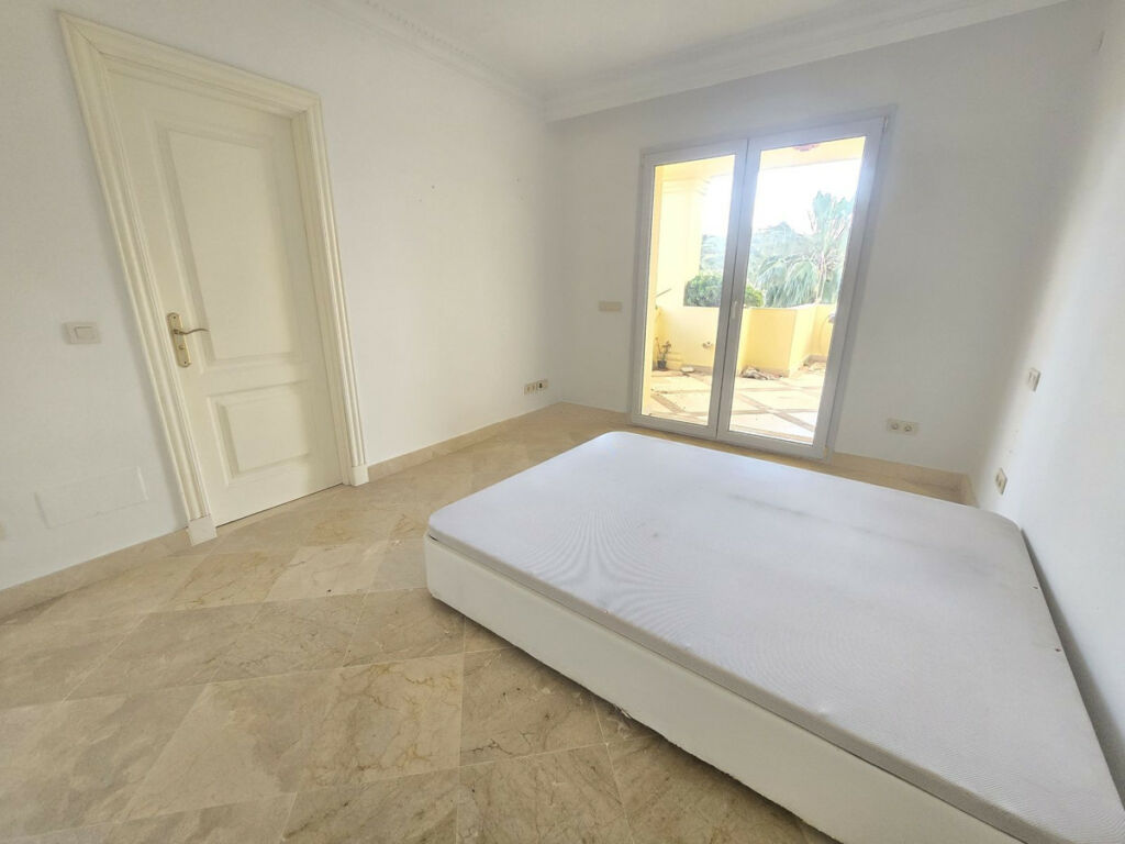 Middle Floor Apartment Casares Málaga - image 16