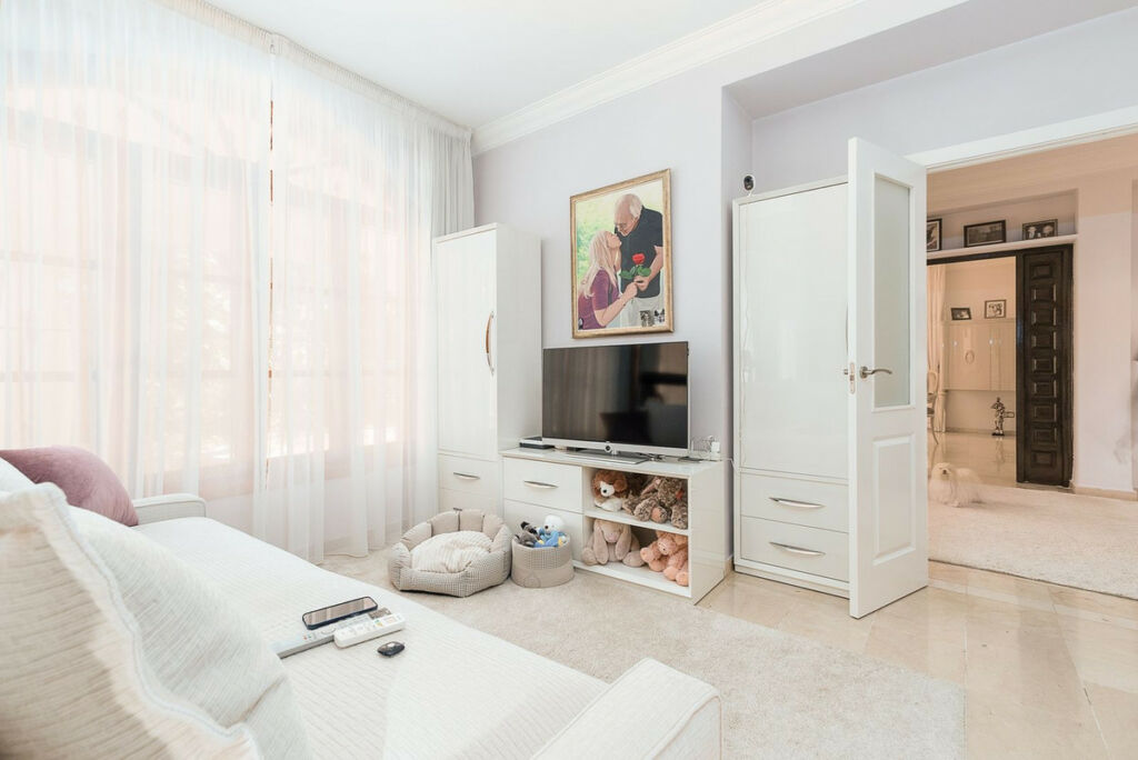 Detached Villa Marbella Málaga - image 16