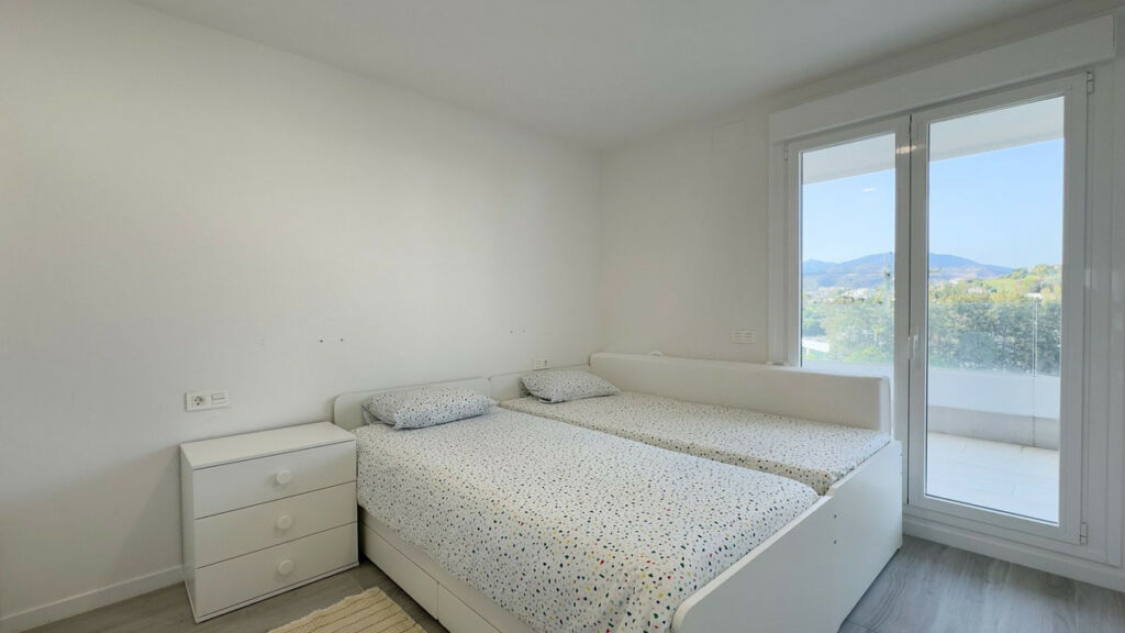Top Floor Apartment Nueva Andalucía Málaga - image 16